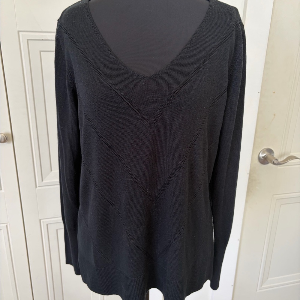 3/$15! Banana Republic Classic Black Knit Top